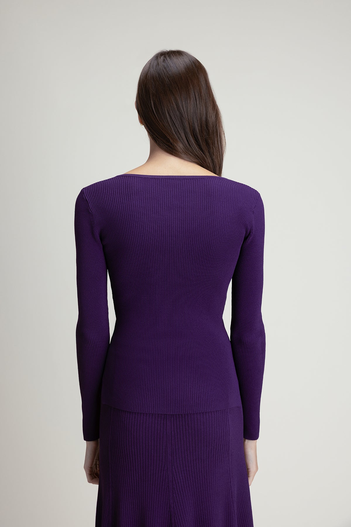 #color_plum